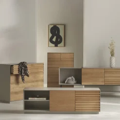 SIDEBOARD ESSENCE