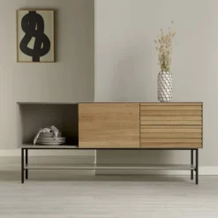 SIDEBOARD ESSENCE